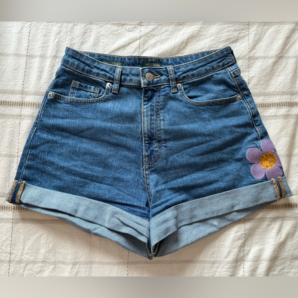 Wild Fable Target High-rise shorts embroidered flowers -  size 4